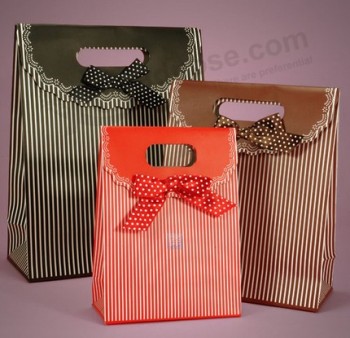 оптовая изготовленная на заказ высокая-End pinstripe напечатанные подарочные пакеты с bowknots elosures