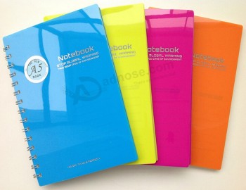 Kleurrijke plastic omslag wekelijkse planners voor op maat met uw logo