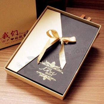 золотую жесткую бумажную коробку для презентации с вашим логотипом