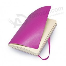 紫色柔软绒面革moleskine皮革笔记本定制与您的徽标