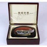 Benutzerdefinierte hoch-Qualitätsgürtel-Holz-Display-BoX mit Beflockungsschale