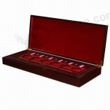 Benutzerdefinierte hoch-Hochwertige Anstecker aus Holz Display BoX mit rotem Einsatz (Db-040)