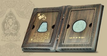 Alta personalizado-Qualidade em forma de livro jade buddha pendente caiXa de eXibição