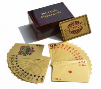 Gouden speelkaarten met houten geschenkdoos voor op maat met uw logo