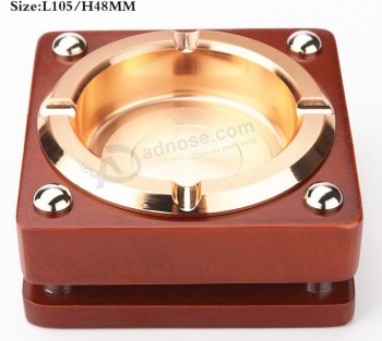 方形木制烟灰缸，配有铜托盘，可根据您的标识进行定制