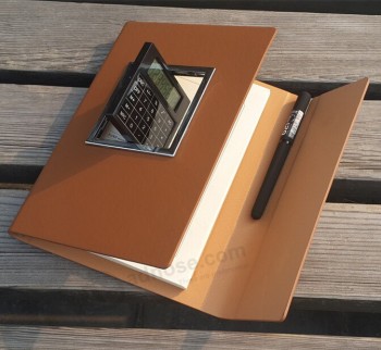 Braunes ledernes Notizbuch der Großhandelskundenspezifischen hohen Qualität mit Taschenrechner