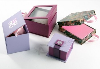 различные подарочные коробки, показывающие коробки для таможни с вашим логотипом