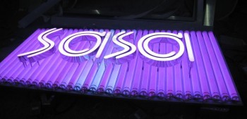 Rgb led灯泡字母标志全彩色点阵字母冲孔安装灯