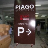ImPressão personaLizDe Anúncios.a direção direcional interior encontrar sinal