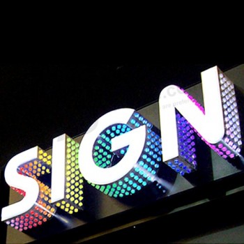 Exposição ao ar Livre conduzida que anuncia sinais de néon para a venda 