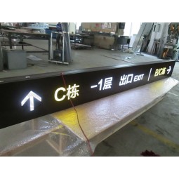 Pavimento interno del centro commerciale interno entrata uscita alluminio led indirizzamento wayfinding segno pilone