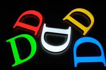 полноцветные светодиодные буквы канала для вывесок для наружного магазина