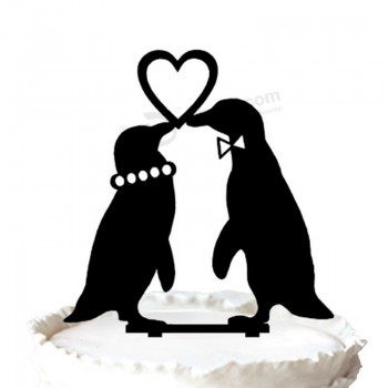 卸売カスタム高-愛の結婚式のケーキのトッパーのシルエットがハートケーキのトッパーを愛するエンドペンギン