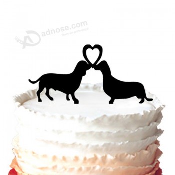 卸売カスタム高-心のウェディングケーキのトッパーで終わる2つのダックスフンドの犬