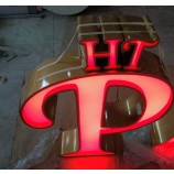Magasin Rée vente au Réétail illuminé 3Ré lettres en plastique acrylique