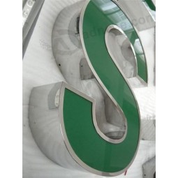 Buiten grote leD acryl en metAlen 3D kanaAlletter