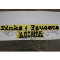 Segno aperto illuminato personAlizzato per pubblicità esterna e interna