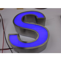 AtacaDo letras De metAl ao ar livre personAlizaDos com luzes leD