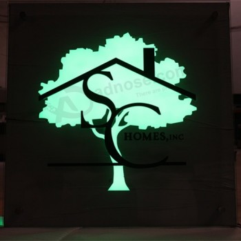 Logo personAlizzato personAlizzato internamente illuminato con vinly con facCe traslucIDe in plexiglass