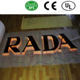 GeleID kaart terug verlicht kanaAl letterteken /Reclameteken logo