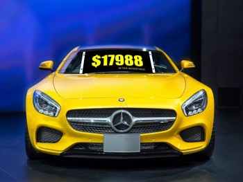 Custom windshield banners and decals with high quality and any size