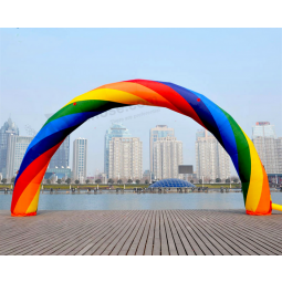 Arco arcobaleno gonfiabile con design personalizzato con soffiatore