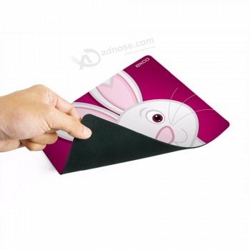 Promotion adaptée aux besoins du cLient en gros utiLisation ergonomique rond tapis de souris de jeu personnaLisé