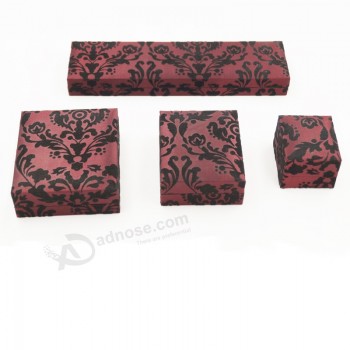 Wholesale Customized high-end Silk-Screened Flannelette Velvet Linning Plastic Box with your logo