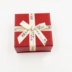 Logotipo personaLizado por mayor para eco-Caja de joyería amistosa deL aniLLo de aLmacenamiento de La exhibición deL terciopeLo de La cartuLina (J60-b1)