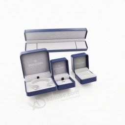 GroothandeL aangepaste Logo voor shenzhen exporteur van dames ring sieraden set box (J104-e)