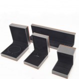 AL por mayor personaLizado aLto-Caja de pLástico de terciopeLo feLpa finas venas cLainmond para joyería (J70-e1)