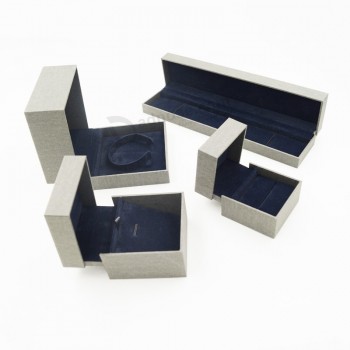 Customized high-end Unique Latest Design Flannelette Bracelet Box with your logo
