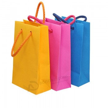 Personnaliser le sac à provisions de papier de vêtements avec logo imprimé en gros