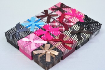Büttenpapier Geschenkbox mit Band Großhandel