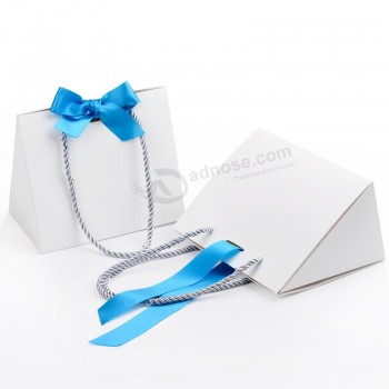 Bolsas de regalo de papel personalizado por mayor para promocional (Flp-8929)