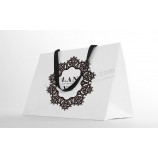 Braune Kraftpapiereinkaufspapiergeschenkbeutel von der Geschenkverpackungsfabrik (Flip-8950)