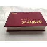 GroßhandeLsgeBundener Buchdruck der hohen QuaLität der geBundenen AusgaBe mit dem FoLienstempeLn