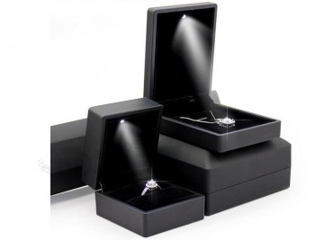 Boîte à bijoux légère menée créative, proposer la boîte d'anneau, boîte de cadeau de pendentif, boîte à bijoux en gros