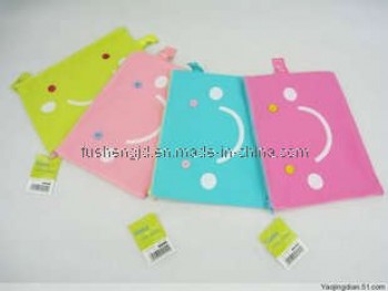 Wholesale customized high-end 2017 Custom Printing PVC Smile Stationery Bag
