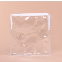 Kundenspezifischer hochwertiger haltbarer freier PVC stehen Mückentasche für Kosmetik auf