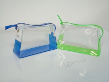 Venta al por mayor personalizada de alta calidad cremallera superior transparente Cloruro de polivinilo stand up pouch para cosméticos