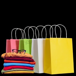 Individuell bedruckte Kraftpapier GeSchenktüte mit verdrehtem Griff