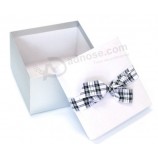 Papier GeSchenkbox mit SchmetterlinGSböGen für GeSchenk