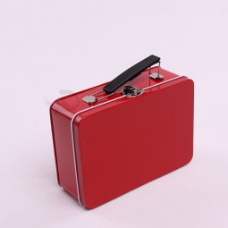 Lunch box di latta