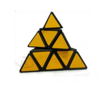 оптовое cuсtomieд верхнее качество новое популярное oem дизайн треугольник волшебный куб