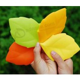 Customied high quality New Design Maple Leaf Shape Silicone Novelty Cup