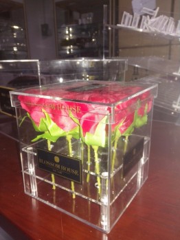 Boîte de Rose acRylique en gRos