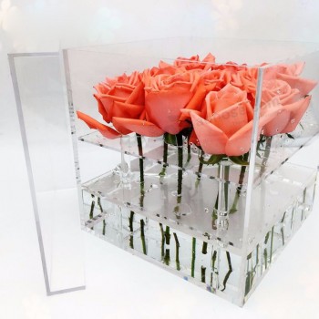 LUxe heldere vierkEennte Eencryl bloembEenk voor groothEenndel in rozen en chocolEende