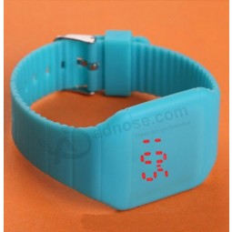 VentA Al por mAyor cTústomied AltA cAlidAd modA personAlizAdA led reloj de pAntAllA táctil digitAl