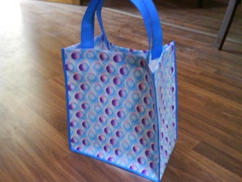 оптовые подгонянные высокие-Enд блестящий ламинированный новый дизайн pp нетканый хозяйственная сумка